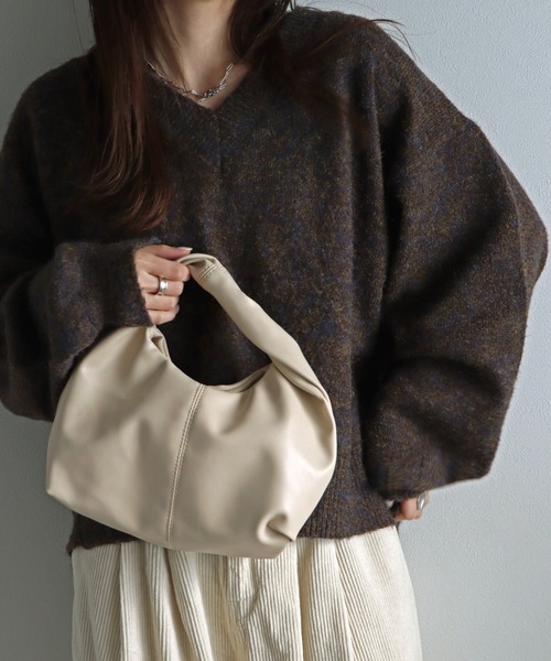 COURO（コウロ）の「ツイストハンドルバッグ（ハンドバッグ・レディース・ブラック/アイボリー/ブラウン/シルバー・FREE）」の2枚目の写真