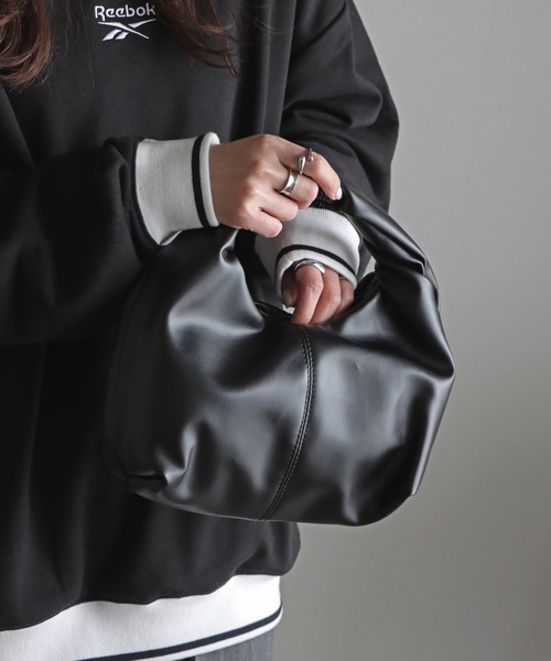 COURO（コウロ）の「ツイストハンドルバッグ（ハンドバッグ・レディース・ブラック/アイボリー/ブラウン/シルバー・FREE）」の8枚目の写真