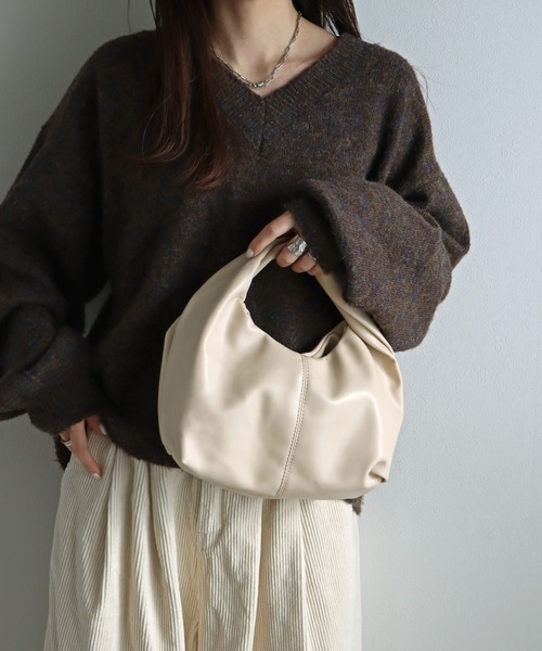 COURO（コウロ）の「ツイストハンドルバッグ（ハンドバッグ・レディース・ブラック/アイボリー/ブラウン/シルバー・FREE）」の5枚目の写真