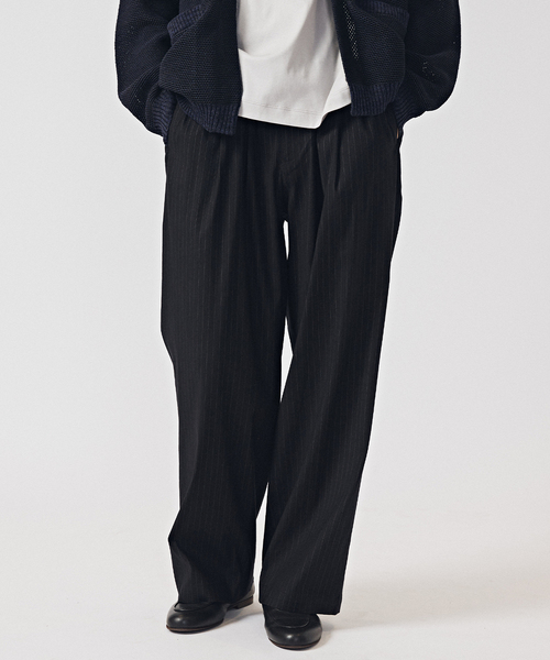 EDIFICE(エディフィス)の「リネン/ビスコース ストライプ ワイドイージーパンツ(スラックス・メンズ・ブラック/アイボリー・MEDIUM/LARGE)」の5枚目の写真