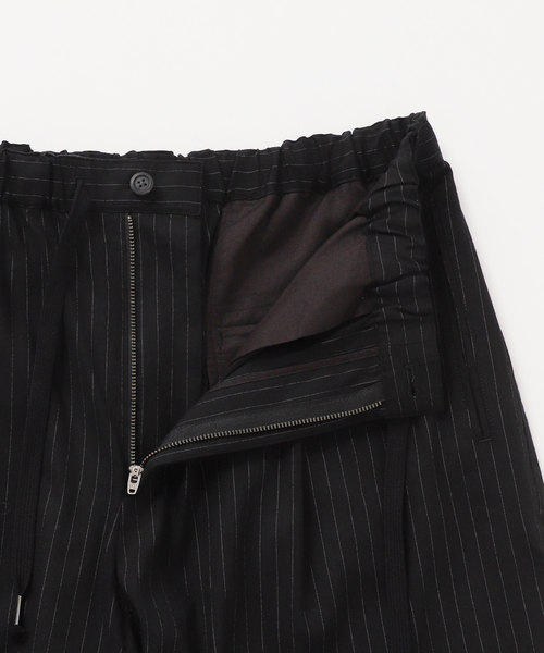 EDIFICE(エディフィス)の「リネン/ビスコース ストライプ ワイドイージーパンツ(スラックス・メンズ・ブラック/アイボリー・MEDIUM/LARGE)」の21枚目の写真