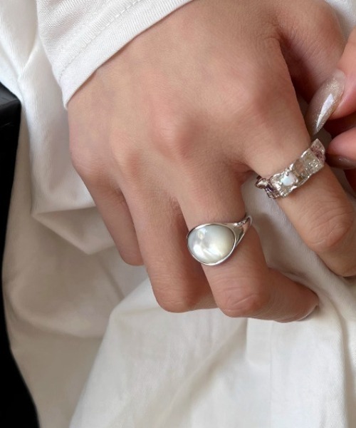 Vipoa（ヴィポア）の「ニュアンスストーンリング（リング・レディース・シルバー・FREE）」の3枚目の写真