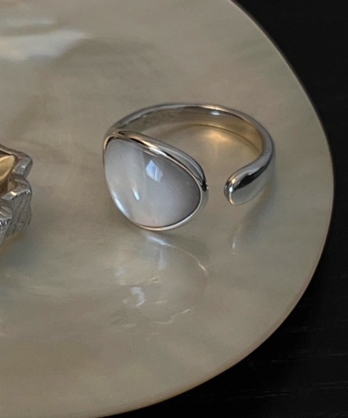 Vipoa（ヴィポア）の「ニュアンスストーンリング（リング・レディース・シルバー・FREE）」の4枚目の写真