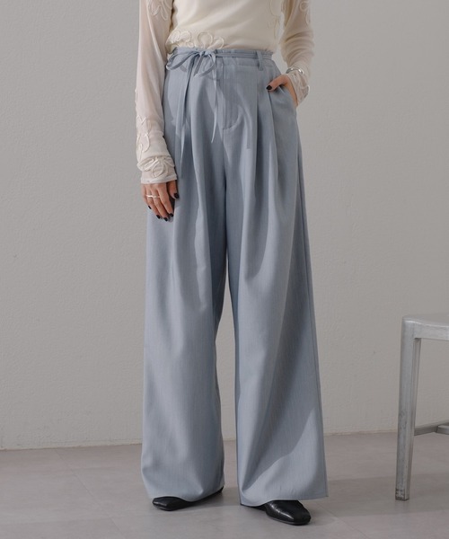 Kastane（カスタネ）の「【2024SSカタログ掲載/3サイズ展開/WEB限定サイズ】タックスラックスパンツ（スラックス・レディース・ブラック/ベージュ/ブルー・1/2/0）」の3枚目の写真