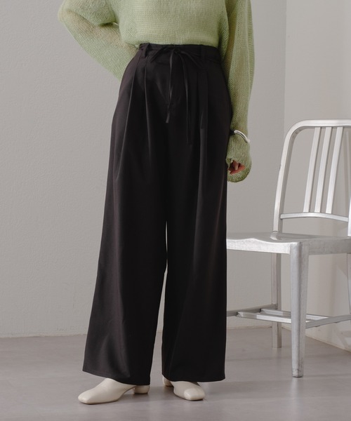 Kastane（カスタネ）の「【2024SSカタログ掲載/3サイズ展開/WEB限定サイズ】タックスラックスパンツ（スラックス・レディース・ブラック/ベージュ/ブルー・1/2/0）」の11枚目の写真