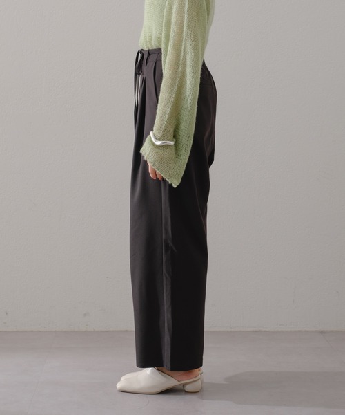 Kastane（カスタネ）の「【2024SSカタログ掲載/3サイズ展開/WEB限定サイズ】タックスラックスパンツ（スラックス・レディース・ブラック/ベージュ/ブルー・1/2/0）」の21枚目の写真