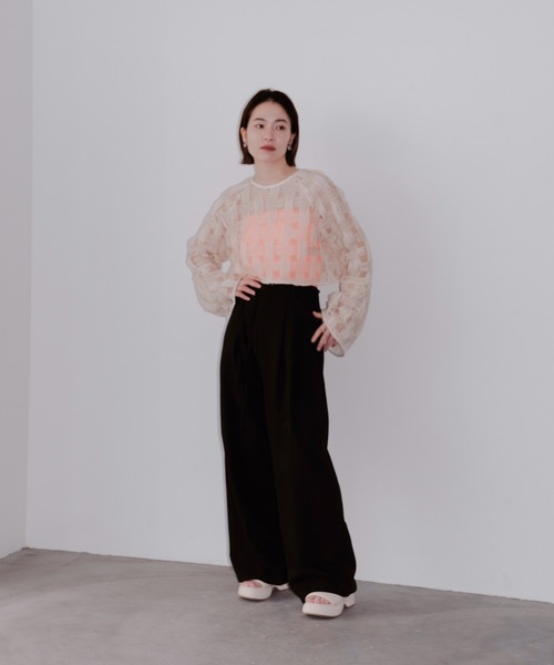 Kastane（カスタネ）の「【2024SSカタログ掲載/3サイズ展開/WEB限定サイズ】タックスラックスパンツ（スラックス・レディース・ブラック/ベージュ/ブルー・1/2/0）」の5枚目の写真