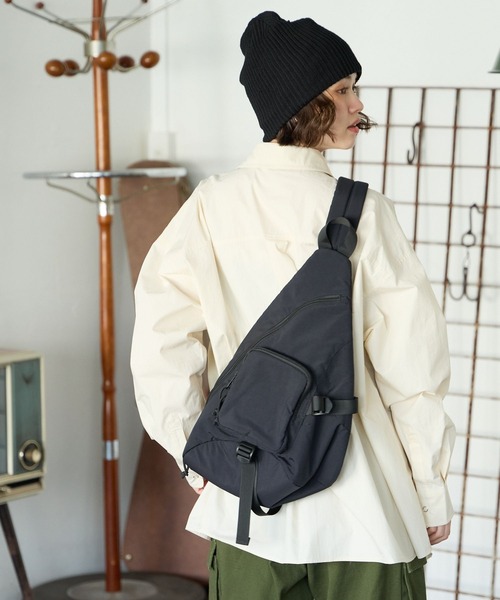 PBLIM（ページボーイリム）の「PBLIM/メッシュスリングバック（ボディバッグ/ウエストポーチ・レディース・ブラック/グレー・FREE）」の7枚目の写真