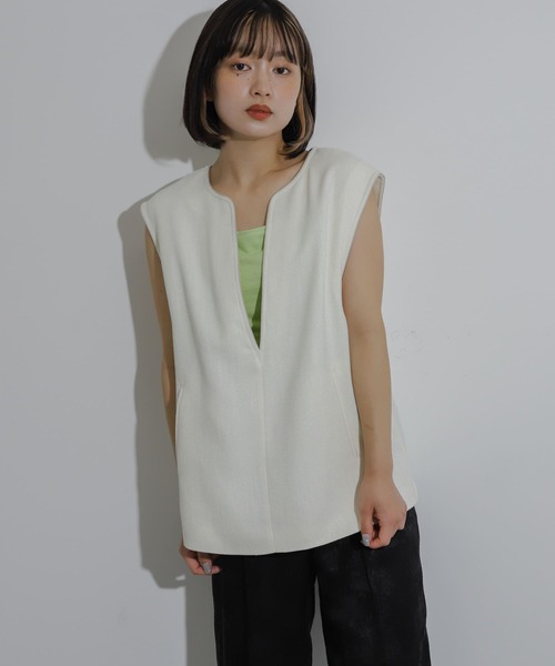 SENSE OF PLACE by URBAN RESEARCH(センスオブプレイスバイアーバンリサーチ)の「キーネックパイピングジレ(ベスト・レディース・ブルー/ブラック/アイボリー・ONE)」の6枚目の写真