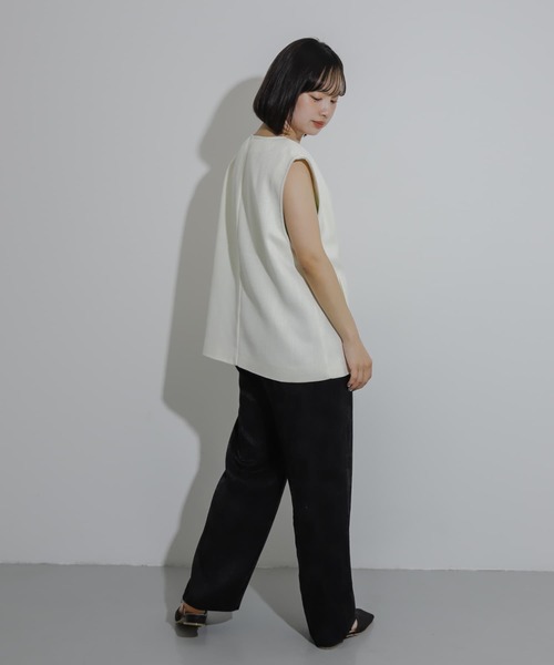 SENSE OF PLACE by URBAN RESEARCH(センスオブプレイスバイアーバンリサーチ)の「キーネックパイピングジレ(ベスト・レディース・ブルー/ブラック/アイボリー・ONE)」の8枚目の写真