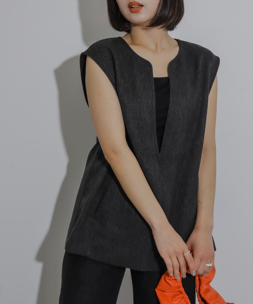 SENSE OF PLACE by URBAN RESEARCH(センスオブプレイスバイアーバンリサーチ)の「キーネックパイピングジレ(ベスト・レディース・ブルー/ブラック/アイボリー・ONE)」の16枚目の写真