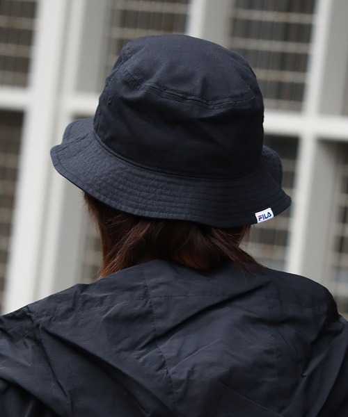 FILA（フィラ）の「【FILA/フィラ】オーガニックコットンツイル ワンポイントバケットハット（ハット・メンズ・ベージュ/ネイビー/ブラック/ホワイト・FREE）」の19枚目の写真