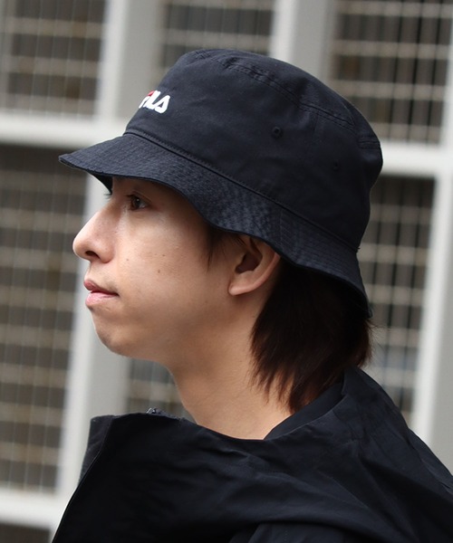 FILA（フィラ）の「【FILA/フィラ】オーガニックコットンツイル ワンポイントバケットハット（ハット・メンズ・ベージュ/ネイビー/ブラック/ホワイト・FREE）」の18枚目の写真