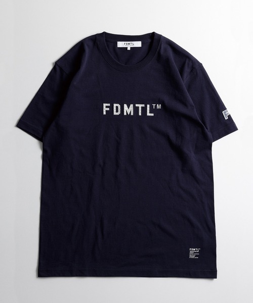FDMTL（ファンダメンタル）の「FDMTL/ファンダメンタル EMBROIDERY LOGO T EE Tシャツ（Tシャツ/カットソー・メンズ・ネイビー/ホワイト・4/3/2）」の2枚目の写真