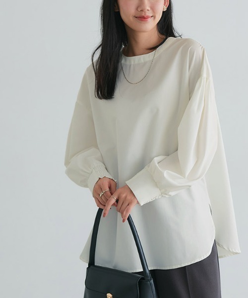 Pierrot（ピエロ）の「2wayパールボタンブラウス（シャツ/ブラウス・レディース・ブラック/ベージュ/オフホワイト/ストライプ/ブルー/グレイッシュベージュ/アイボリー・PM/M/L）」の3枚目の写真