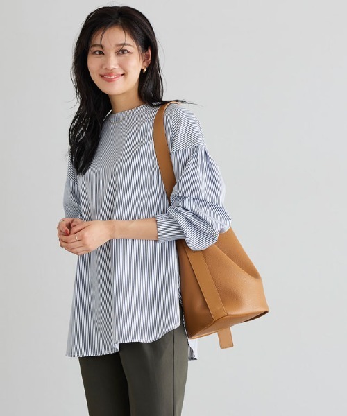 Pierrot（ピエロ）の「2wayパールボタンブラウス（シャツ/ブラウス・レディース・ブラック/ベージュ/オフホワイト/ストライプ/ブルー/グレイッシュベージュ/アイボリー・PM/M/L）」の21枚目の写真