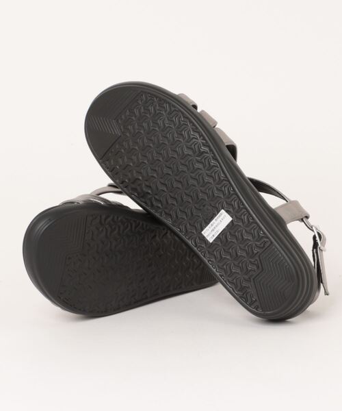 Piedi Nudi(ピエディヌーディ)の「ボリューム レザー クロスサンダル(サンダル・レディース・ブラック/プラチナム/ホワイト・35/36/37/38/39)」の5枚目の写真