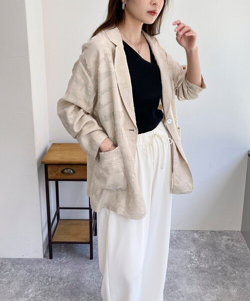 fredy emue(フレディエミュ)の「シアージャガードシャツジャケット(テーラードジャケット・レディース・ベージュ/オフホワイト/ブラック・38)」の3枚目の写真