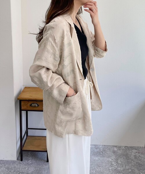 fredy emue(フレディエミュ)の「シアージャガードシャツジャケット(テーラードジャケット・レディース・ベージュ/オフホワイト/ブラック・38)」の15枚目の写真