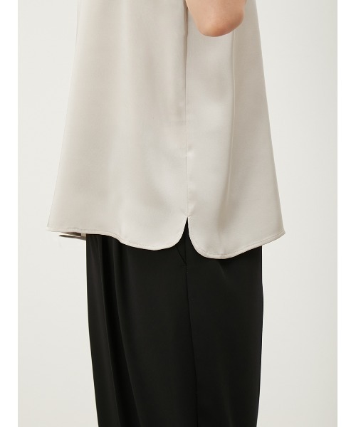 Mila Owen（ミラオーウェン）の「ロールアップTシャツサテントップス