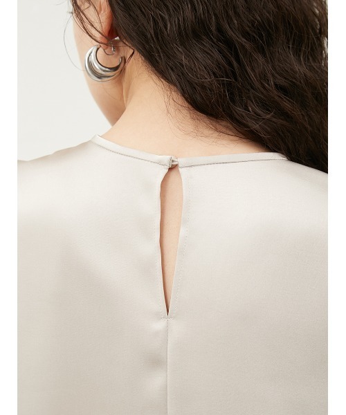 Mila Owen(ミラオーウェン)の「ロールアップTシャツサテントップス(Tシャツ/カットソー・レディース・イエロー/アイボリー/ブラック・0/1)」の15枚目の写真