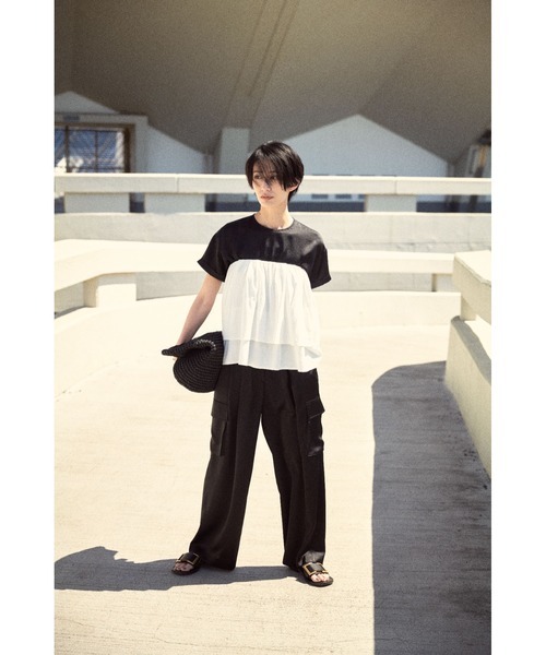 Mila Owen(ミラオーウェン)の「ロールアップTシャツサテントップス(Tシャツ/カットソー・レディース・イエロー/アイボリー/ブラック・0/1)」の6枚目の写真