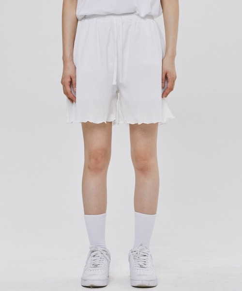 ROMANTIC CROWN(ロマンティッククラウン)の「A'GEM/9 × .kom 『ROMANTIC CROWN/ロマンティック クラウン』 BANDING PLEATS SHORTS/バンディングショート(その他パンツ・レディース・ブラック/ホワイト・M)」の1枚目の写真