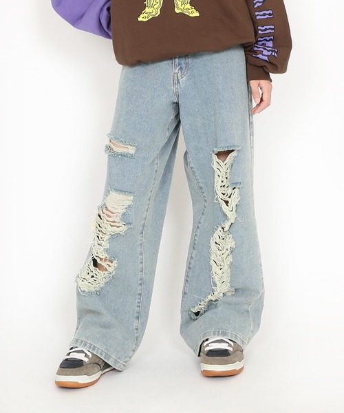 PUNYUS（プニュズ）の「ダメージデニムワイドパンツ（デニムパンツ・レディース・ライトインディゴブルー/ブラック・3/2/1/4）」の8枚目の写真