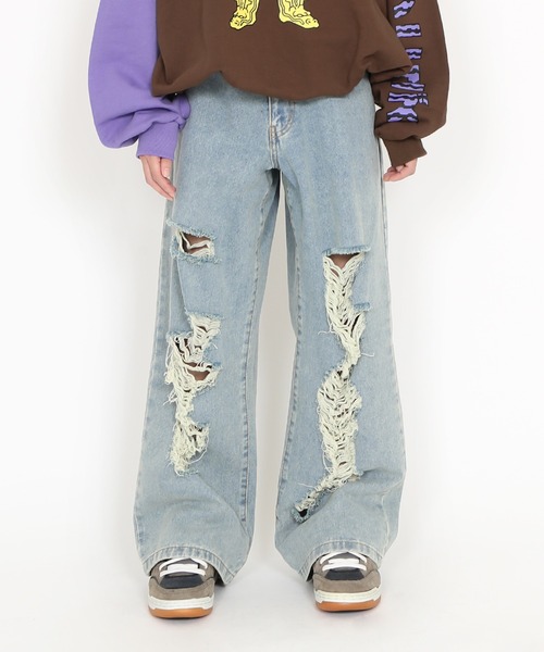 PUNYUS（プニュズ）の「ダメージデニムワイドパンツ（デニムパンツ・レディース・ライトインディゴブルー/ブラック・3/2/1/4）」の6枚目の写真