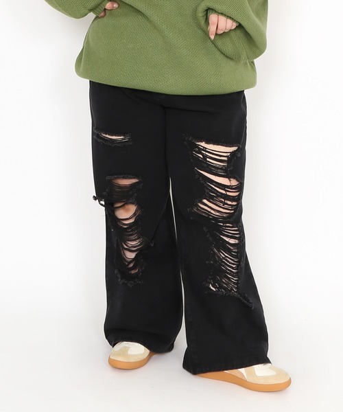 PUNYUS（プニュズ）の「ダメージデニムワイドパンツ（デニムパンツ・レディース・ライトインディゴブルー/ブラック・3/2/1/4）」の20枚目の写真