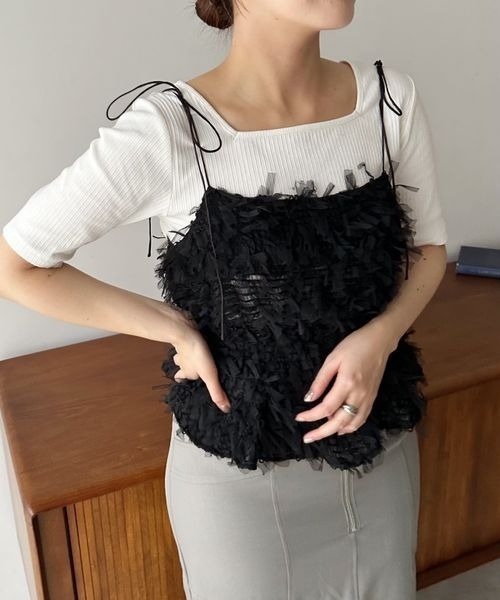 mysty woman（ミスティウーマン）の「チュールシャーリングキャミ　125065（キャミソール・レディース・ブラック/アイボリー・FREE）」の8枚目の写真