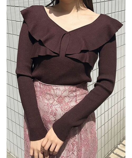 MERCURYDUO（マーキュリーデュオ）の「2WAYフォールドラッフルロングスリーブニット（ニット/セーター・レディース・ベビーピンク/ブラウン/オフホワイト/ブラック/ライトブルー/レッド・FREE）」の4枚目の写真