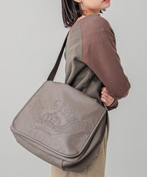 X-girl | CROWN AND WINGS FAUX LEATHER MESSENGER BAG(ショルダーバッグ)