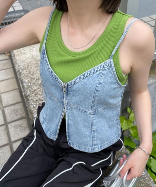 WEGO(ウィゴー)の「WEGO/デニムZIPビスチェ(キャミソール・レディース・ブラック/ブルー・FREE)」の1枚目の写真
