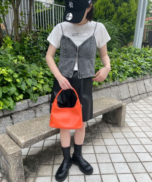 WEGO(ウィゴー)の「WEGO/デニムZIPビスチェ(キャミソール・レディース・ブラック/ブルー・FREE)」の4枚目の写真