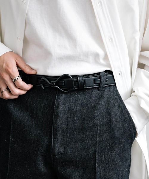 Rocky Monroe（ロッキーモンロー）の「フェイクレザーフックベルト（ベルト・メンズ・シルバー系2/ゴールド系1/ゴールド系2/シルバー系1/シルバー×ゴールド/ブラック系その他・FREE）」の2枚目の写真