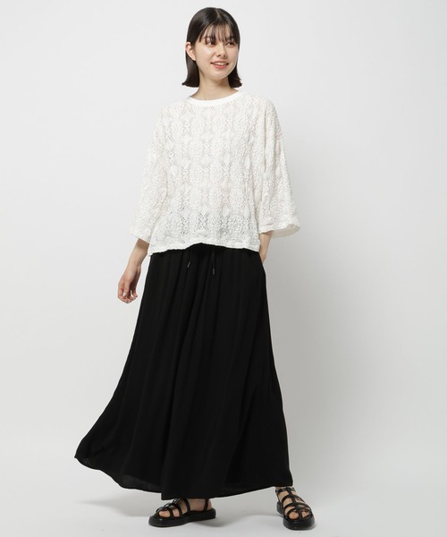 niko and...（ニコアンド）の「レースジャガードシャーリングTシャツ（Tシャツ/カットソー・レディース・ブラック/オフホワイト・TALL/SHORT）」の3枚目の写真