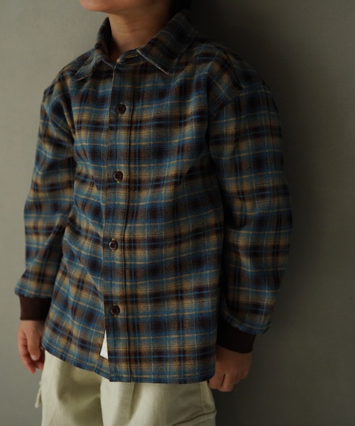 MAKE YOUR DAY(メイクユアデイ)の「無地とチェックのベーシックシャツ■80~140cm(シャツ/ブラウス・キッズ・ブラウン/レッド/ブラック/オフホワイト・80/90/100/110/120/130/140)」の4枚目の写真