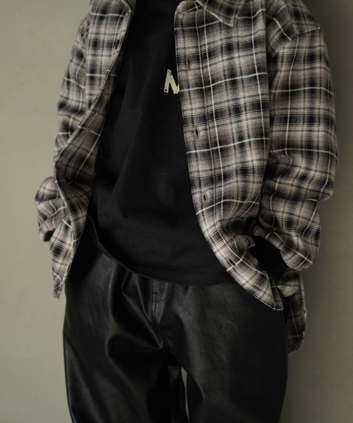 MAKE YOUR DAY(メイクユアデイ)の「無地とチェックのベーシックシャツ■80~140cm(シャツ/ブラウス・キッズ・ブラウン/レッド/ブラック/オフホワイト・80/90/100/110/120/130/140)」の11枚目の写真