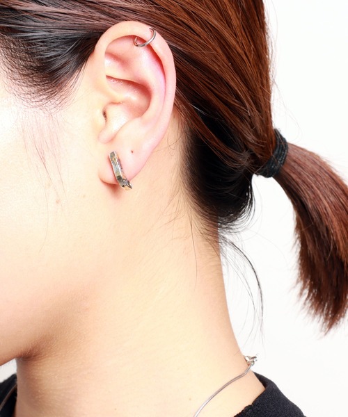 ピアス/ベントバー/サイドアラベスク/K18ゴールドポスト