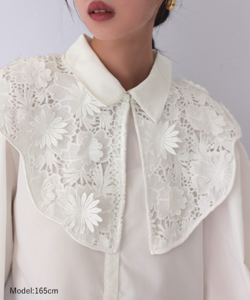 DONOBAN（ドノバン）の「2wayフラワーレースブラウス（シャツ/ブラウス・レディース・ホワイト/ネイビー・ONE）」の6枚目の写真