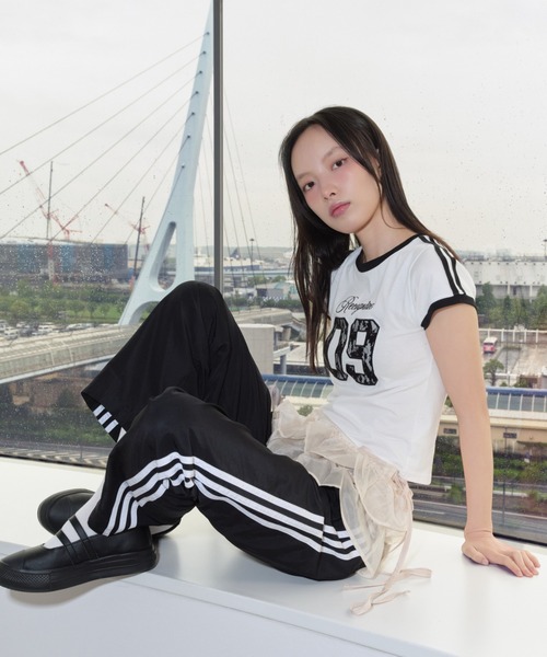 FCMM(エフシーエムエム)の「LACE NUMBERING CROP TEE/レースナンバリングクロップT(Tシャツ/カットソー・レディース・ブラック/ネイビー/ホワイト・MEDIUM/SMALL)」の13枚目の写真