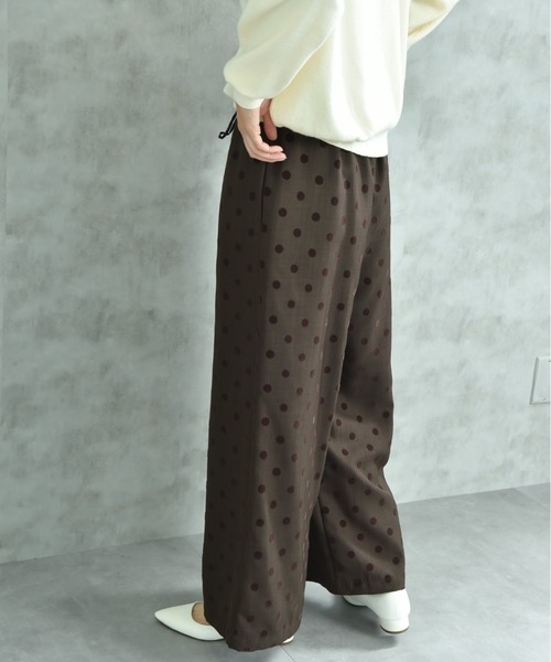 INTERPLANET（インタープラネット）の「Ｐツイルフロッキードットプリントパンツ（その他パンツ・レディース・ブラウン/ブラック・FREE）」の18枚目の写真
