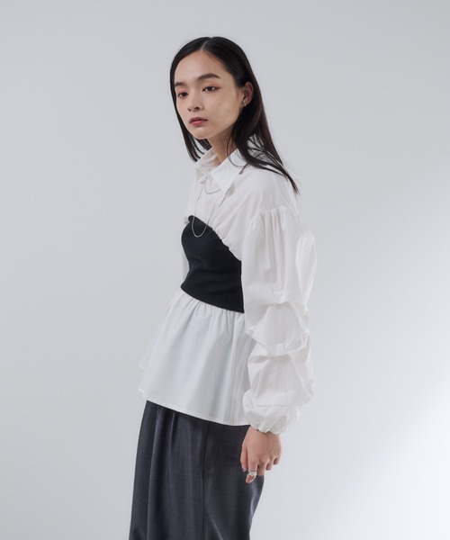 Shelly island(シェリーアイランド)の「ビスチェドッキングボリュームスリーブシャツ(シャツ/ブラウス・レディース・ホワイト/ブラック・FREE)」の3枚目の写真