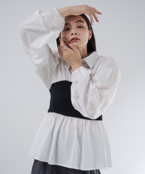 Shelly island(シェリーアイランド)の「ビスチェドッキングボリュームスリーブシャツ(シャツ/ブラウス・レディース・ホワイト/ブラック・FREE)」の5枚目の写真