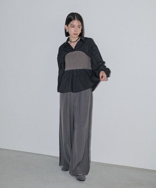 Shelly island(シェリーアイランド)の「ビスチェドッキングボリュームスリーブシャツ(シャツ/ブラウス・レディース・ホワイト/ブラック・FREE)」の21枚目の写真