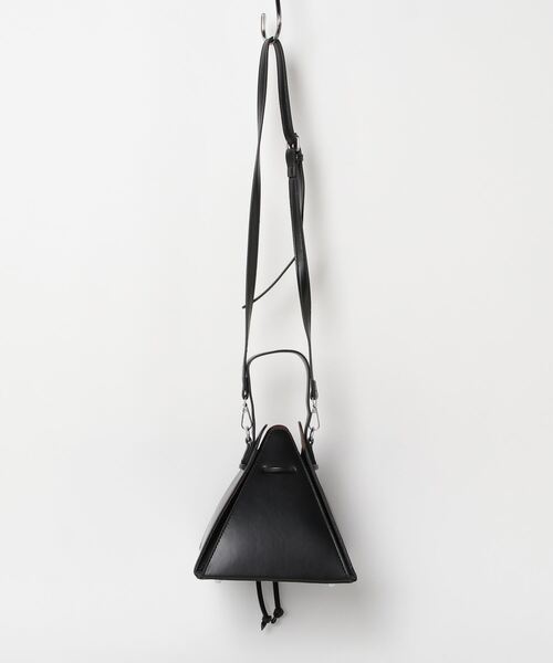 CELENA（セレナ）の「PUレザー ピラミッドハンドバッグ（ハンドバッグ・レディース・ブラック/ブルー/ベージュ・F）」の4枚目の写真