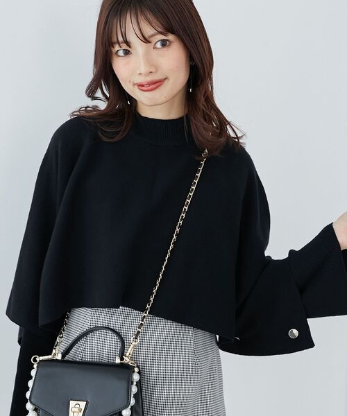 MAJESTIC LEGON（マジェスティックレゴン）の「ハイネックケープセットニット（ニット/セーター・レディース・アイボリー/ブラック/グレー/モカ・MEDIUM）」の2枚目の写真