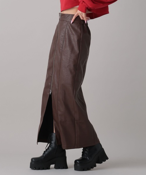 FOREVER 21(フォーエバー トゥエンティーワン)の「【2024FW】フェイクレザージップスカート(スカート・レディース・ブラウン/ブラック・SMALL/MEDIUM)」の16枚目の写真