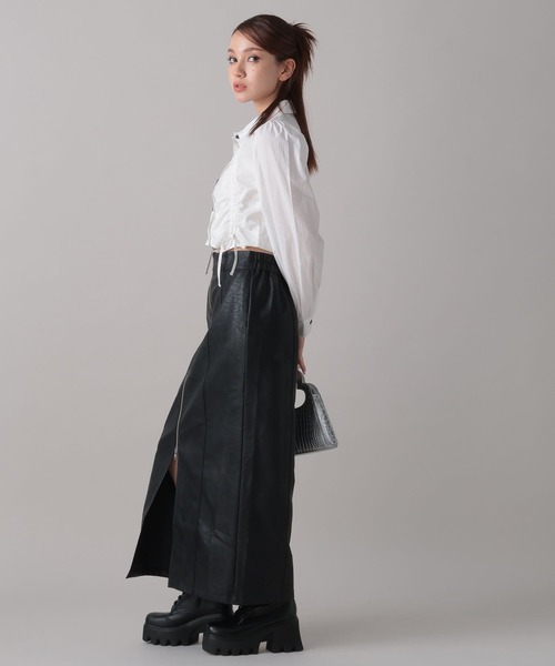 FOREVER 21(フォーエバー トゥエンティーワン)の「【2024FW】フェイクレザージップスカート(スカート・レディース・ブラウン/ブラック・SMALL/MEDIUM)」の14枚目の写真